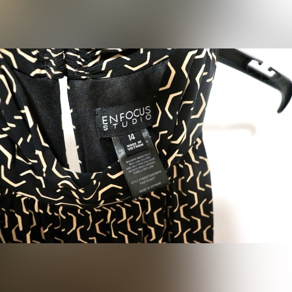 Enfocus Studio Black & Gold halter Top Sleeveless Pants Suit One Piece Jumpsuit - Picture 5 of 7